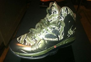 nike-air-max-hyperposite-camo-01